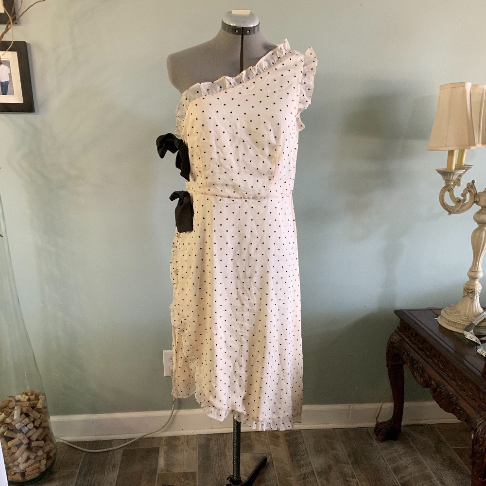 White One-Shoulder Dress